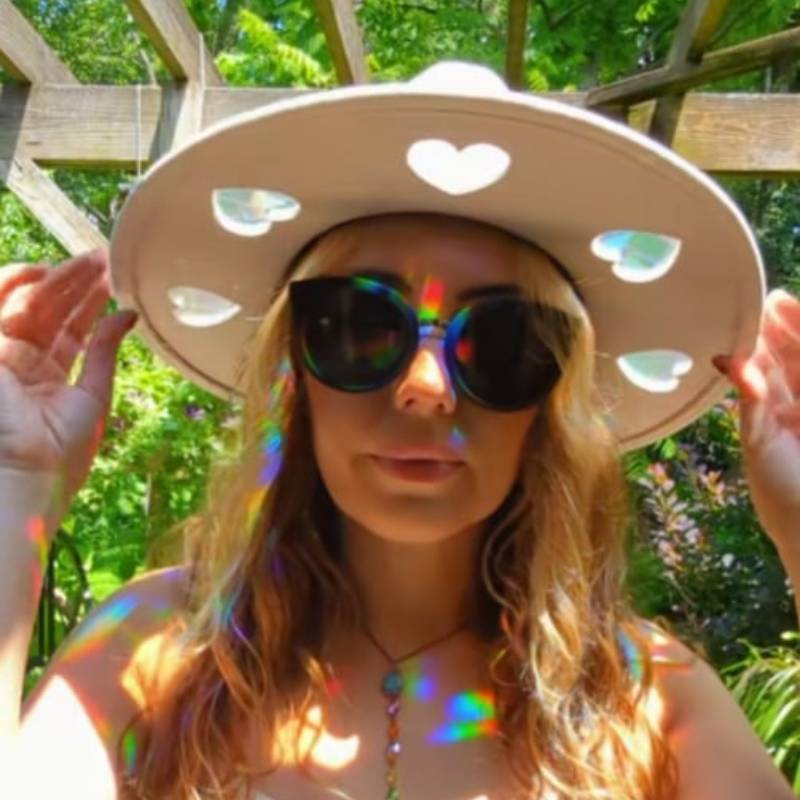 🌞Nyári akció 49% kedvezménnyel🤠Suncatcher Cowgirl szalmakalap✨Készíts szivárványt bármikor, bárhol!