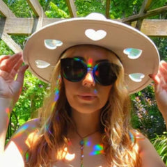 🌞Nyári akció 49% kedvezménnyel🤠Suncatcher Cowgirl szalmakalap✨Készíts szivárványt bármikor, bárhol!