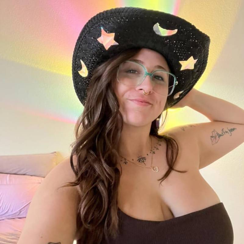 🌞Nyári akció 49% kedvezménnyel🤠Suncatcher Cowgirl szalmakalap✨Készíts szivárványt bármikor, bárhol!