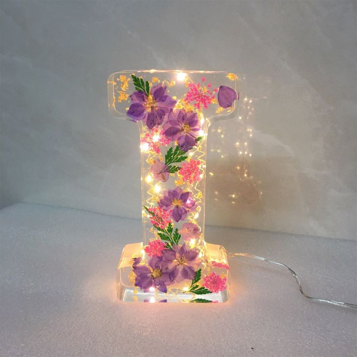 🌸Kézzel készített virággyanta éjszakai lámpa